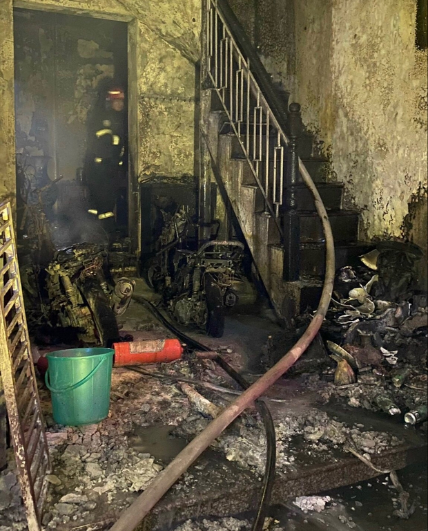 Hà Nội: Cháy tại ngôi nhà 5 tầng ở quận Hoàn Kiếm, 4 người may mắn được cứu thoát-1