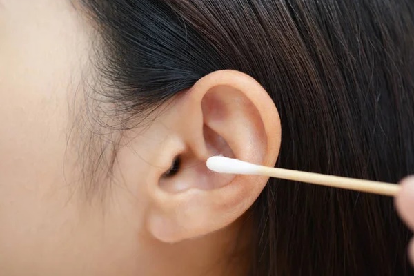 Đừng xem nhẹ nước vào tai khi tắm gội, bơi lội bởi vì có thể gây điếc hoặc tổn thương não, bác sĩ dạy 6 cách xử trí kịp thời-4
