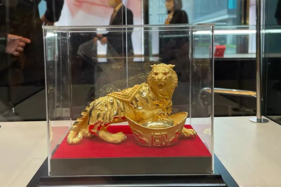 Giá vàng hôm nay 18/7: USD tăng cao nhất 20 năm, vàng chìm dần