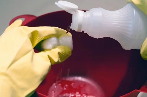 Sửa quạt thừa dầu nhớt, dầu máy đừng vội bỏ mà làm ngay cách này đảm bảo chuột nối đuôi nhau chạy té khói-2