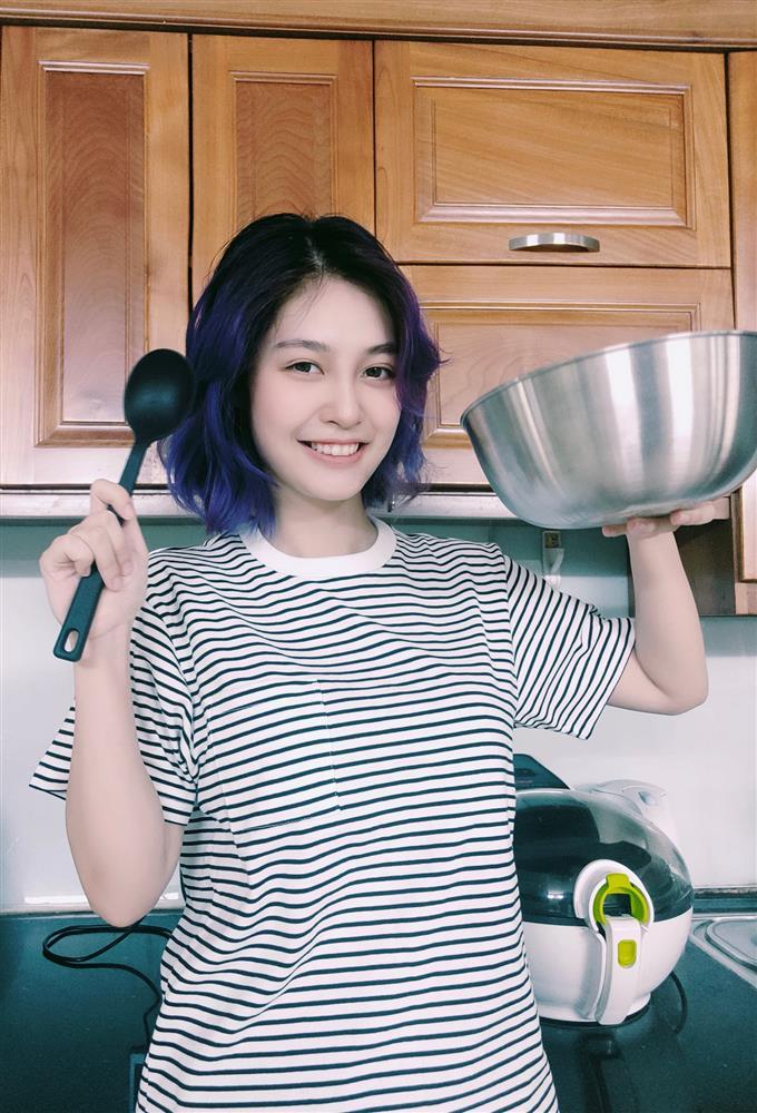 Mặt mộc ít son phấn của Hoa hậu Nông Thúy Hằng-2