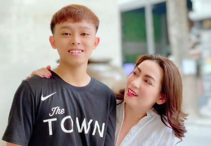 Bi kịch lớn nhất của Thiện Nhân là nổi tiếng, kiếm được tiền từ bé-3