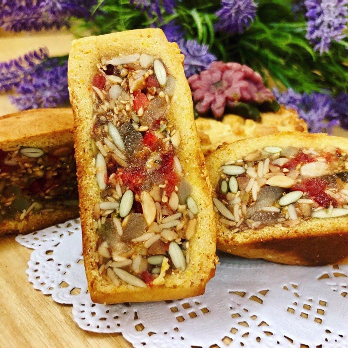 Bánh trung thu được bày bán sớm, khách nhìn bảng giá không khỏi giật mình”-4