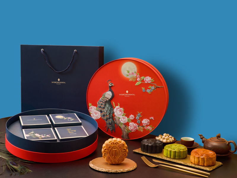 Thông điệp ý nghĩa của hộp bánh Trung thu ‘Khổng tước trông trăng’-1