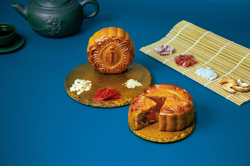 Thông điệp ý nghĩa của hộp bánh Trung thu ‘Khổng tước trông trăng’-4