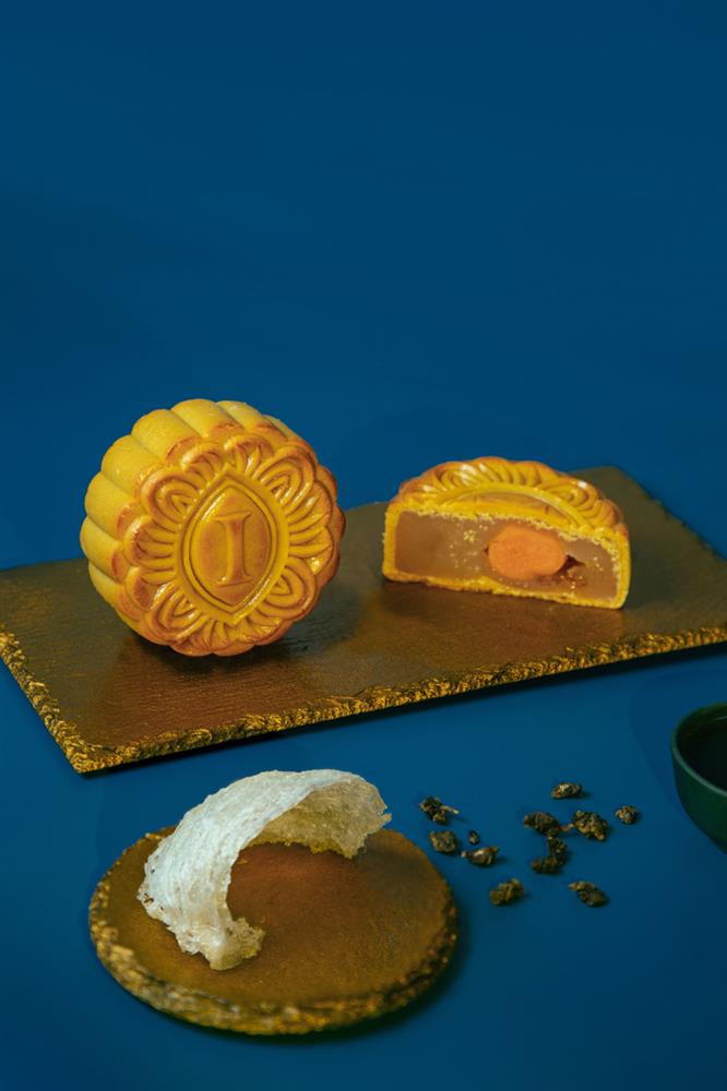 Thông điệp ý nghĩa của hộp bánh Trung thu ‘Khổng tước trông trăng’-5