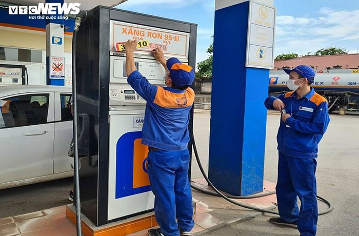 Xăng sắp về 26.000 - 28.000 đồng/lít?-1