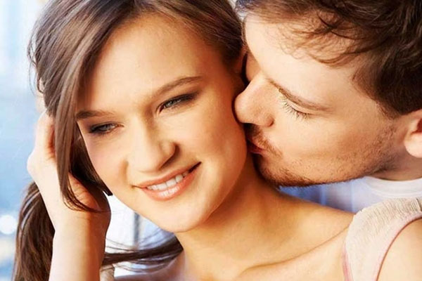 Cô gái 23 tuổi đột ngột qua đời sau khi hôn bạn trai-1