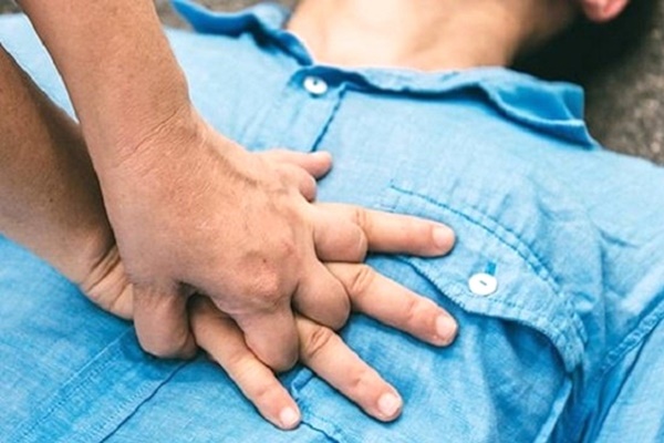 Bác sĩ hướng dẫn cách sơ cứu khi bị ngạt khí-1