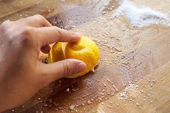 Vắt chanh đừng vội bỏ vỏ, đem dùng vào 8 việc này tiết kiệm cả đống tiền