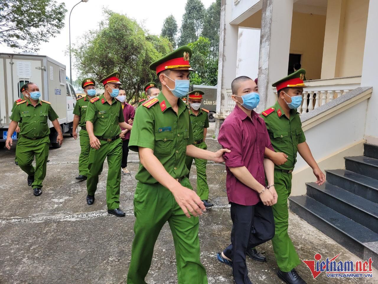 An ninh nghiêm ngặt phiên xử nhóm người ở Tịnh thất Bồng Lai-3