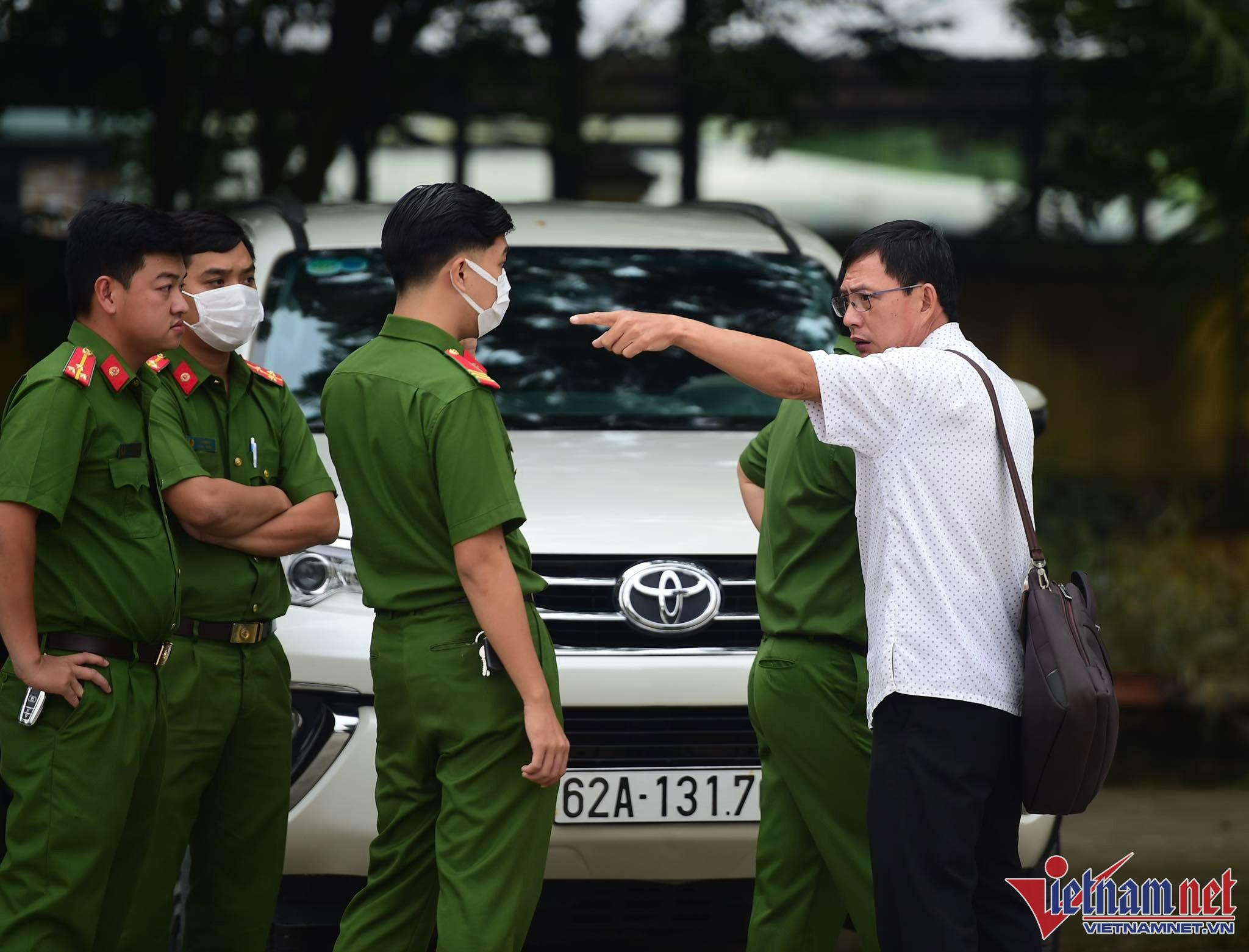 An ninh nghiêm ngặt phiên xử nhóm người ở Tịnh thất Bồng Lai-7