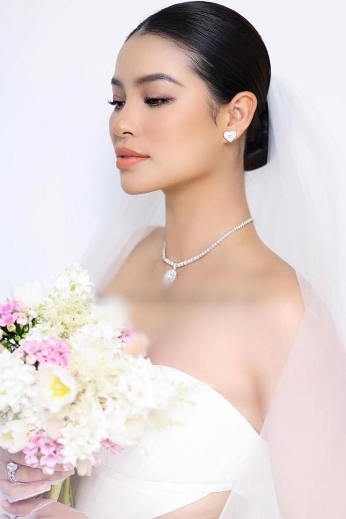 Phạm Hương đưa triết lý cuộc sống, đề cập đến chuyện buông bỏ, bàn về chữ duyên-1