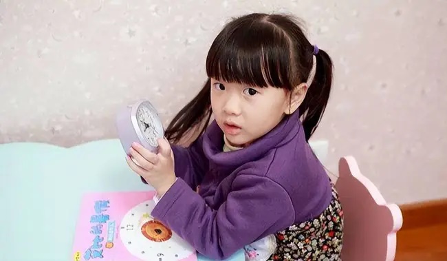 Giáo viên Tiểu học tiết lộ: Trước khi vào lớp 1, cha mẹ rèn cho con 5 THÓI QUEN này, đảm bảo càng học càng giỏi-2