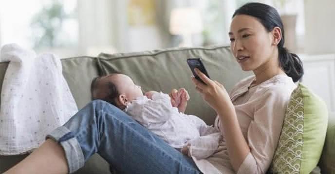 Lưu ý những thứ không nên đặt cạnh giường phụ nữ mới sinh-1