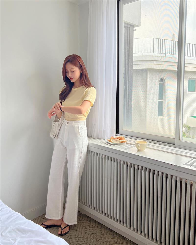 Quần trắng dễ mặc nhưng tinh tế nhất là diện theo 14 cách sau đây-3