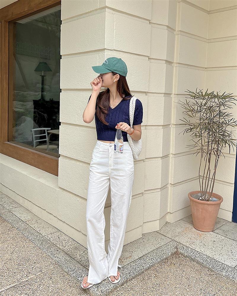Quần trắng dễ mặc nhưng tinh tế nhất là diện theo 14 cách sau đây-6