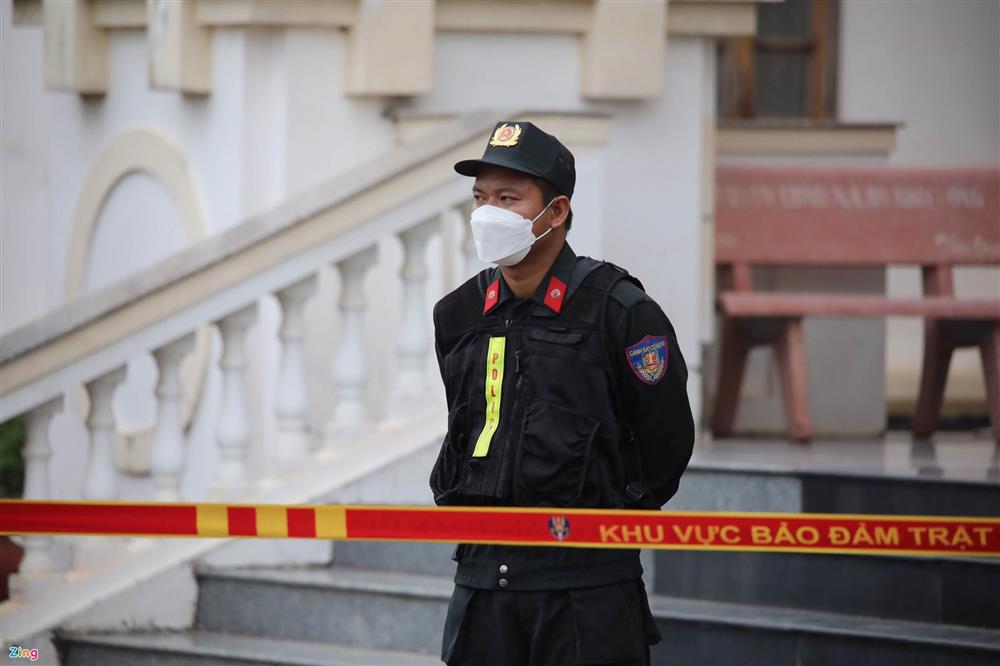 Hàng chục YouTuber đến livestream phiên xử Tịnh Thất Bồng Lai-7