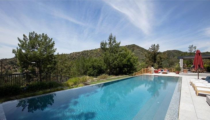 Dinh thự đi bộ 1 ngày không hết của Justin Bieber và Hailey Baldwin, bên trong nội thất khủng của khủng-11