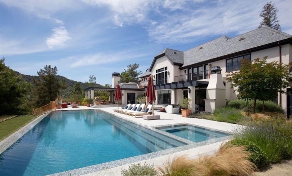 Dinh thự đi bộ 1 ngày không hết của Justin Bieber và Hailey Baldwin, bên trong nội thất khủng của khủng-12