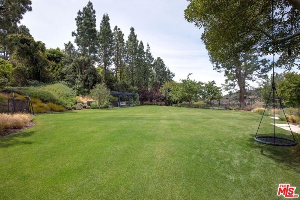 Dinh thự đi bộ 1 ngày không hết của Justin Bieber và Hailey Baldwin, bên trong nội thất khủng của khủng-14