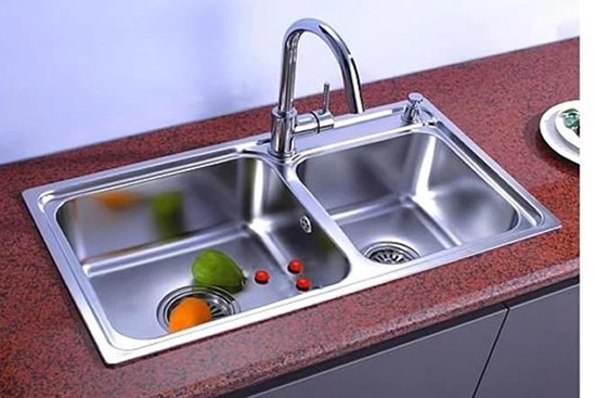 Bồn rửa bát bám bẩn bốc mùi khó chịu: Dùng mẹo này là sạch bong ngay lập tức