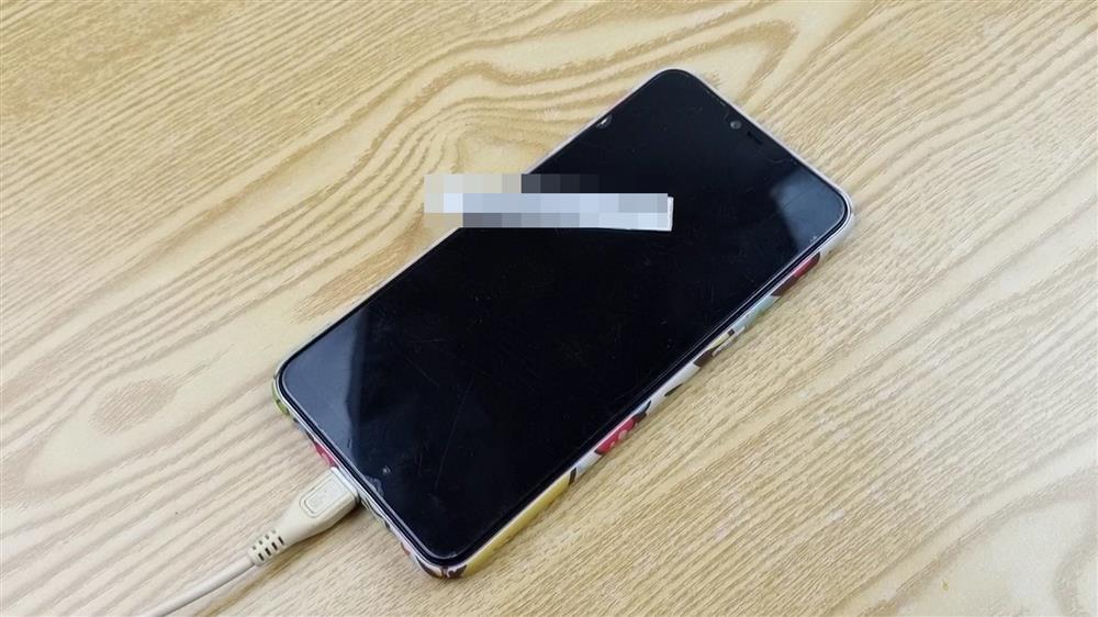 5 sai lầm khi sạc pin có thể giết chết dế yêu&nbsp;của bạn, chắc chắn ai cũng&nbsp;từng phạm phải&nbsp;ít nhất 1 điều-3