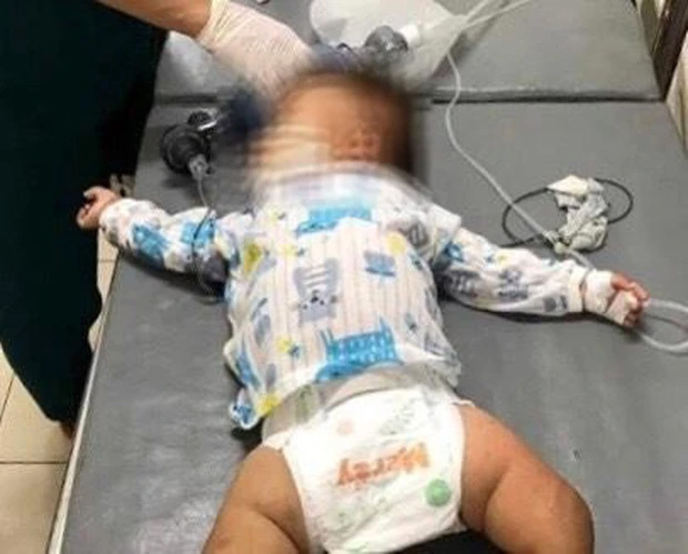 Yên Bái: Nghi vấn bố ép con gái 9 tháng tuổi cùng uống thuốc trừ sâu để tự tử-1