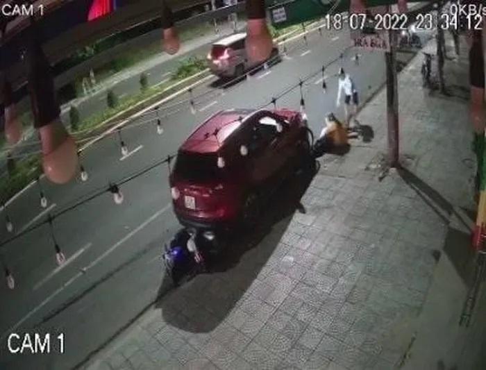 Ghen tuông, lái ô tô truy sát vợ cũ và bạn trai-2