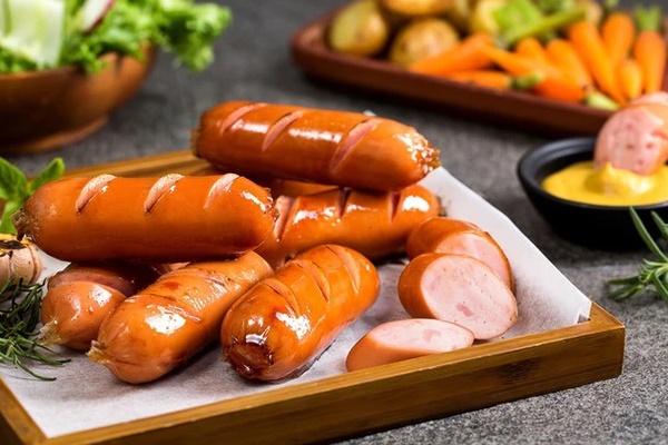 Ăn thứ này mỗi ngày, con tăng 21% nguy cơ ung thư trực tràng, dậy thì sớm nhưng mẹ không hay biết-1