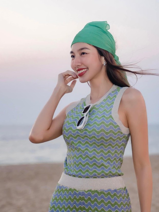 Thùy Tiên hé lộ khoảnh khắc sexy hiếm có trong chuyến từ thiện Angola, fan trầm trồ vì body nuột nà-4