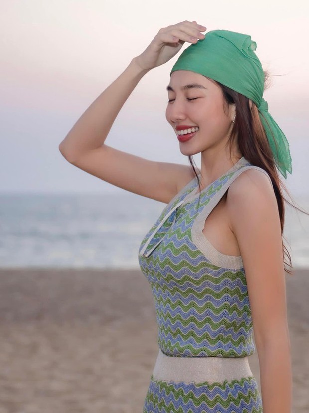 Thùy Tiên hé lộ khoảnh khắc sexy hiếm có trong chuyến từ thiện Angola, fan trầm trồ vì body nuột nà-5