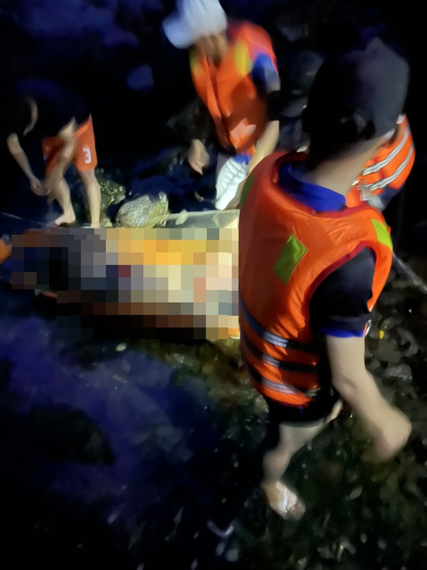 Nam du khách rơi xuống thác nước ở Đà Nẵng tử vong trong lúc chụp ảnh-5