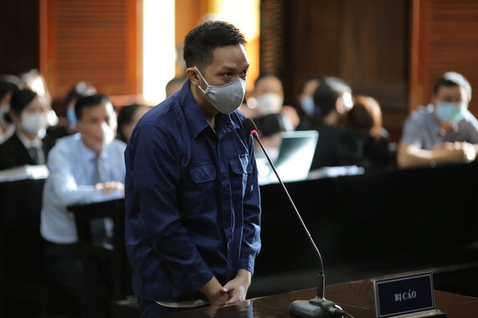 Dì ghẻ Nguyễn Võ Quỳnh Trang vừa khai vừa khóc-11