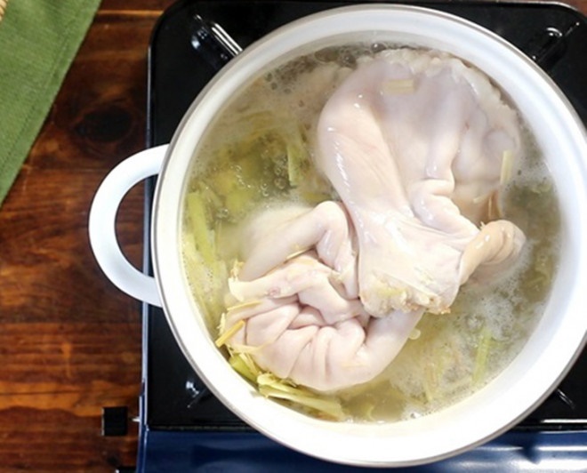 Luộc dạ dày thâm đen, kém giòn là do thiếu thứ quan trọng này-3