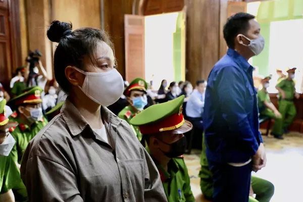 Sao Việt lên tiếng sau phiên tòa sơ thẩm vụ bạo hành bé gái 8 tuổi-11