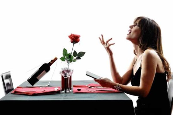 Bạn trai không đến 'xem mắt', cô gái kiện đòi bồi thường… 235 triệu đồng