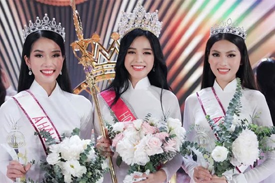 Thi hoa hậu đang quá loạn