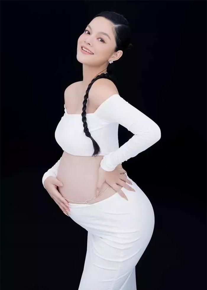 Phạm Quỳnh Anh hội ngộ chồng cũ hậu sinh nở, thái độ của đôi bên nhận nhiều lời khen ngợi-5