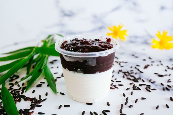 Cách làm sữa chua nếp cẩm đơn giản tại nhà thơm ngon, béo bùi, ai cũng tấm tắc khen-4