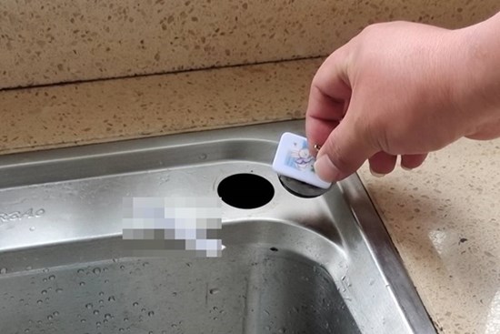 Lỗ nhỏ trên bồn rửa bát có tác dụng gì? Ắt hẳn bạn sẽ 