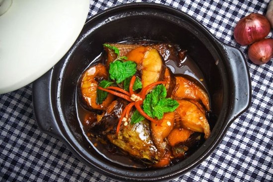 Mách chị em cách kho cá đơn giản mà ngon xuất sắc, nấu bao nhiêu cơm cũng hết