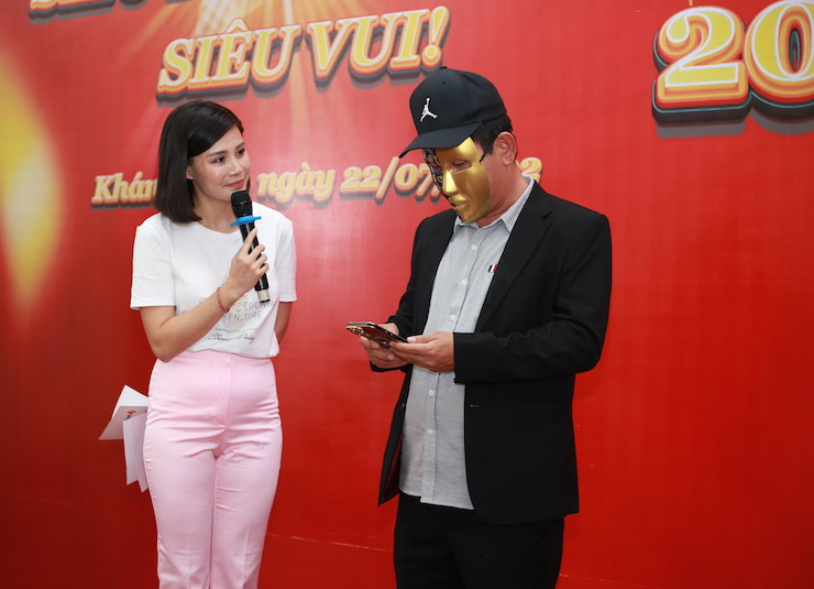 Mua vé số từ ngày sinh của mẹ và vợ, hai doanh nhân trúng hơn 218 tỉ đồng-2