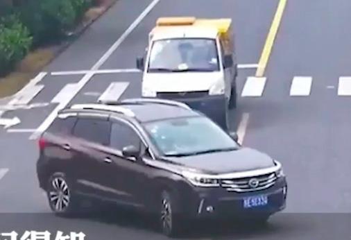Cậu bé 12 tuổi tự ý lấy xe của bố lái 200km trên đường cao tốc-2