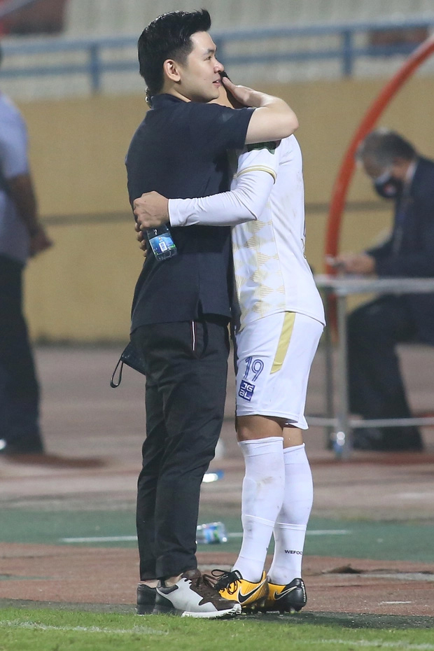 Con trai bầu Hiển nói lời gan ruột về vụ Quang Hải, hé lộ chuyện xảy ra trên bàn đàm phán-1