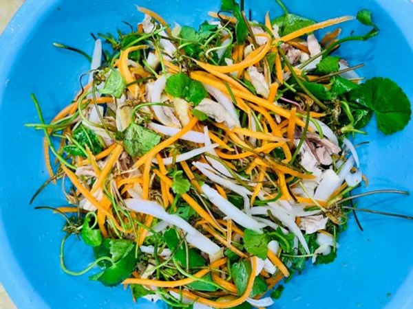 Cách trộn gỏi gà ngon nhức nhối với cách pha sốt cực đơn giản, đảm bảo cả nhà gắp không dừng đũa-7