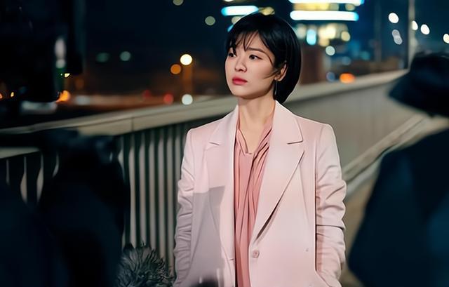 Vợ ốm nặng, tôi cầm thẻ lương đi thanh toán viện phí, thấy số dư trong tài khoản tôi quyết định ly hôn-2