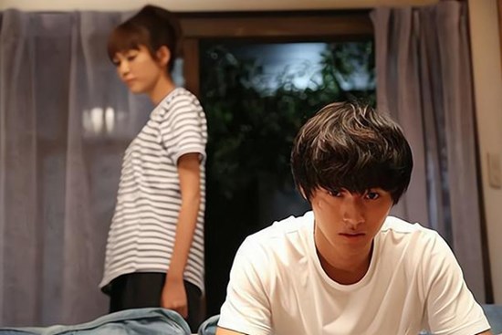 Vợ ốm nặng, tôi cầm thẻ lương đi thanh toán viện phí, thấy số dư trong tài khoản tôi quyết định ly hôn