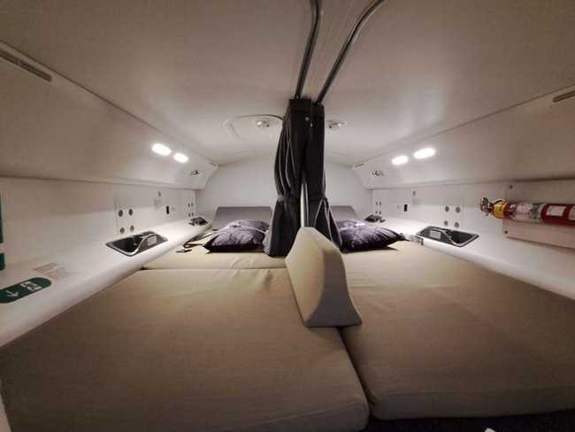 Bên trong phòng ngủ bí mật của phi công trên các chuyến bay dài: Thoải mái chẳng kém gì một số khoang hạng nhất!-8