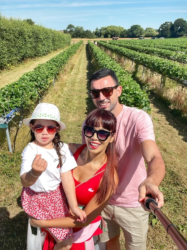 Nhóc tỳ sao Việt đi nước ngoài nghỉ hè: Hà Anh - Hà Hồ đưa con về quê chồng, 1 ái nữ được vi vu Châu Âu-8